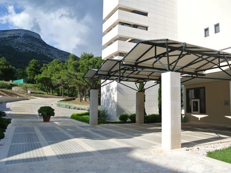 Bretanide Sport & Wellness Resort Bol Esterno foto