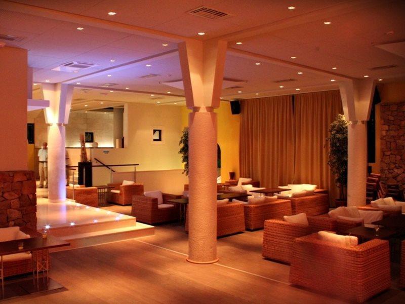 Bretanide Sport & Wellness Resort Bol Esterno foto