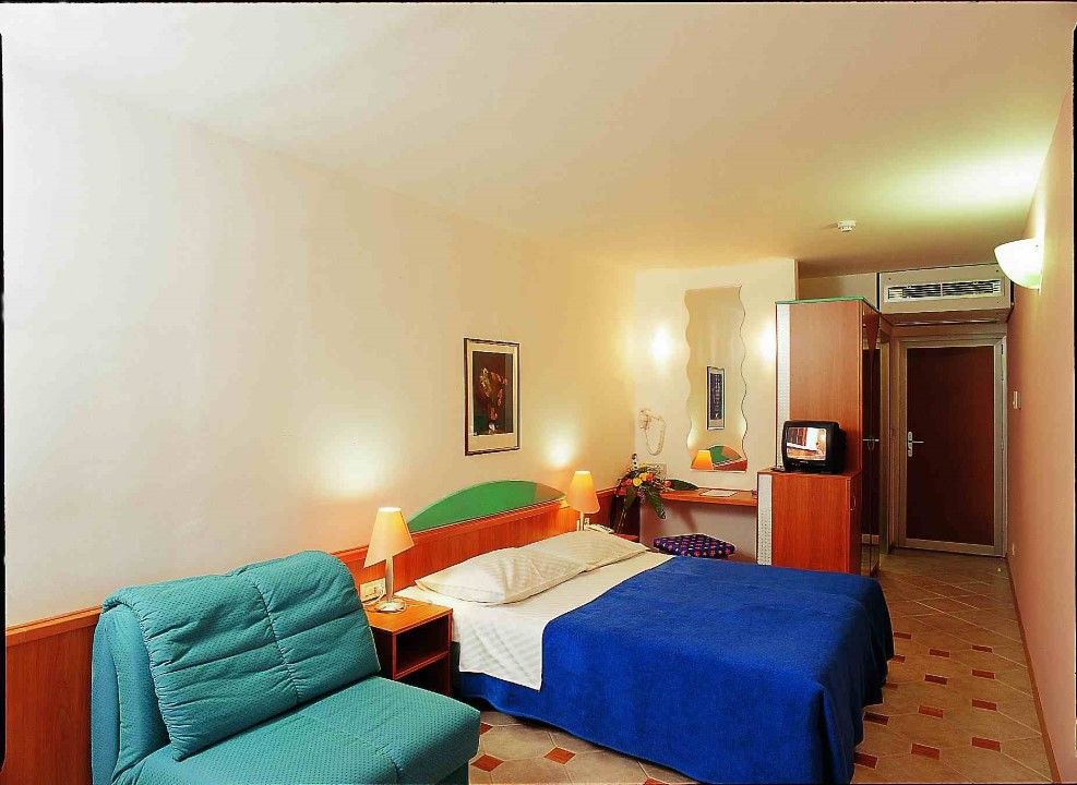 Bretanide Sport & Wellness Resort Bol Esterno foto